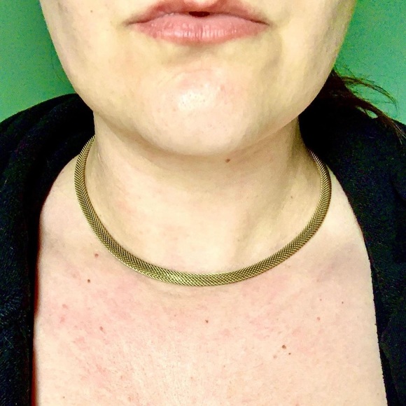 Solid 14k gold mesh necklace - Picture 4 of 4